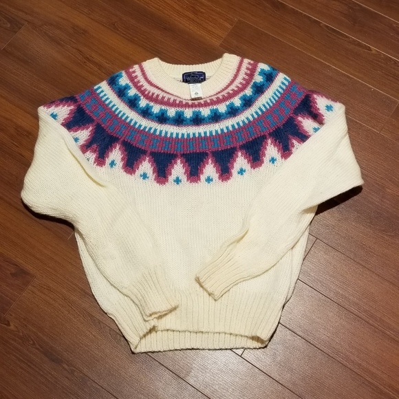 Woolrich Sweaters - Vintage Women's Woolrich Sweater